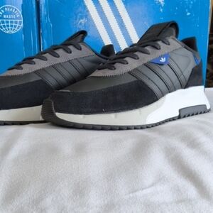 Adidas Men's Black and Blue Sneakers
